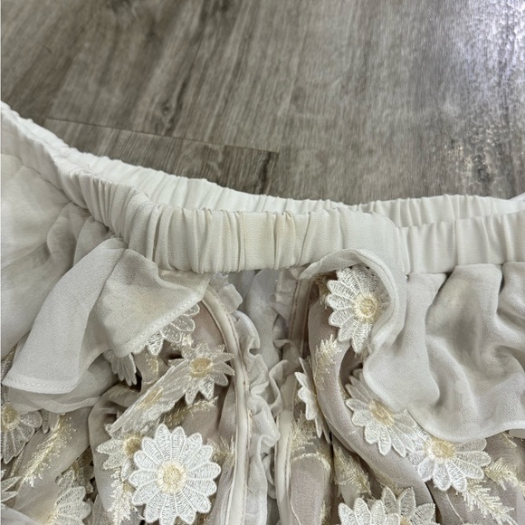 For Love & Lemons Mini Dress Women Size XS Ivory Daisy Ruffle Off Shoulder - Picture 13 of 14